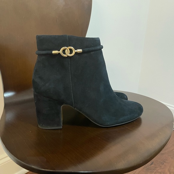 Bella Vita Diaz Booties Ankle Boots Womens 9.5 Wide Black Suede Shoes NWOB - Picture 6 of 9